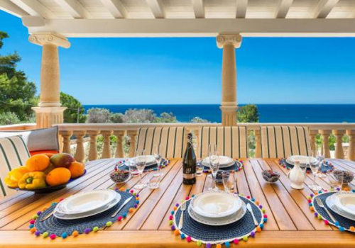 Discovering Dining Delights Near Your Villa Rental